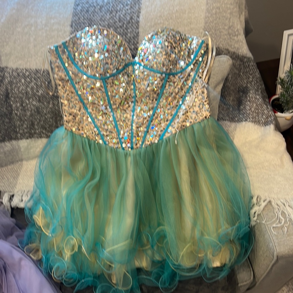 Prom dress .